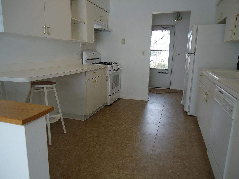 2nd image of 1484 Hazelwood Ct