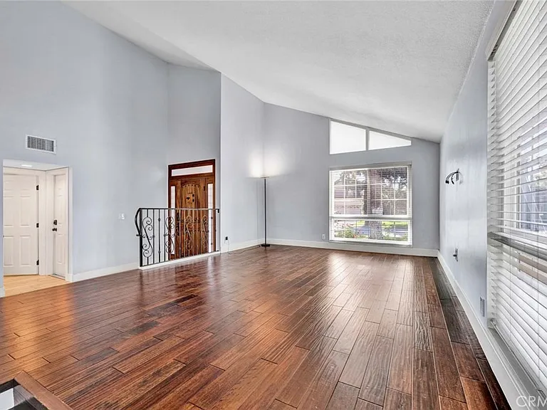 14781 Canterbury Ave — Photo 6