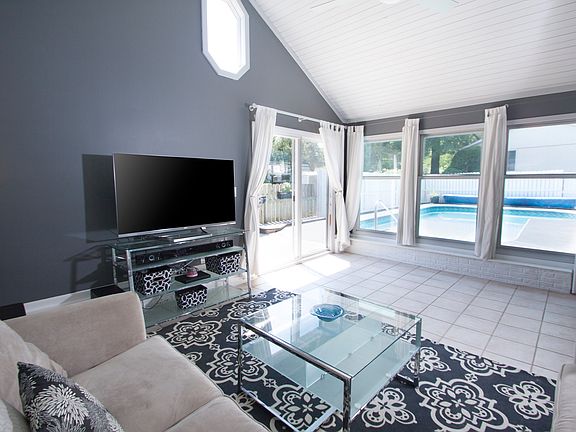 Four seasons room 