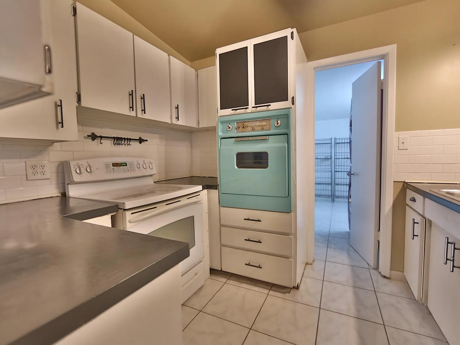 2 bed, 1328 sqft, $1,800 — Photo 3