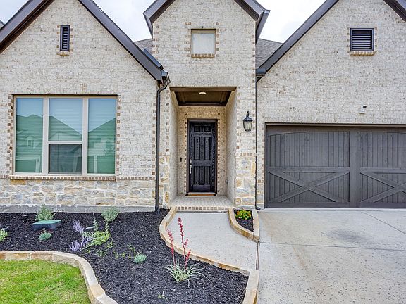 2nd image of 1704 Friendship Ln