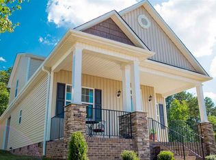 1120 13th Avenue Cir NE, Hickory, NC 28601