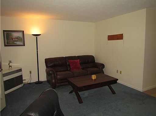 3rd image of 9 Willowood Ln #9