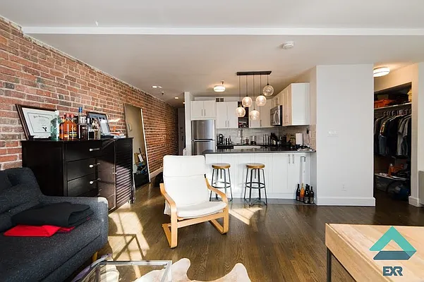 Rented by EXR | media 16