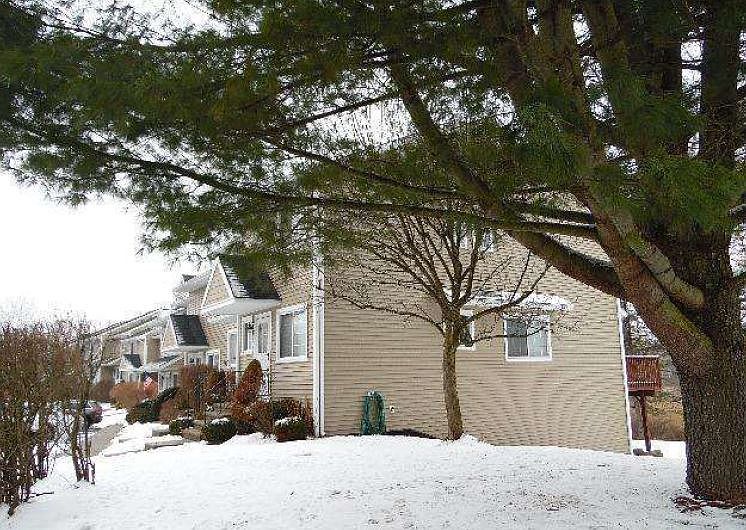2nd image of 105 Covington Green Ln