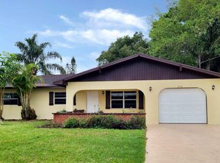 576 SE Greenway Ter, Port Saint Lucie, FL 34983