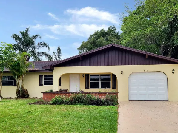576 SE Greenway Terrace, Port St Lucie, FL 34983