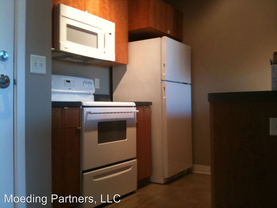 2nd image of 312 Wisconsin St APT 302