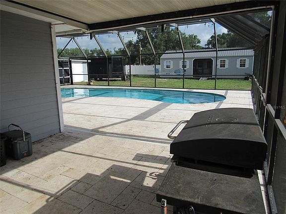 5th image of 330 Moccasin Hollow Rd