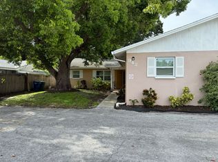 942 San Christopher Dr APT B, Dunedin, FL 34698