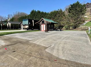 1919 Lizi Loop Way, Sevierville, TN 37862