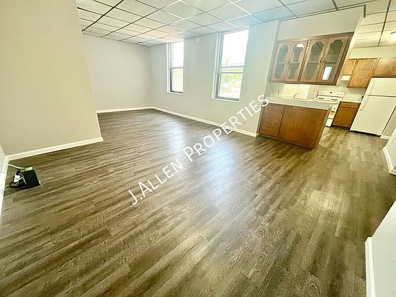 3rd image of 313 N 12th St APT 304