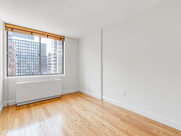 2nd image of 50 Lexington Ave APT 12G