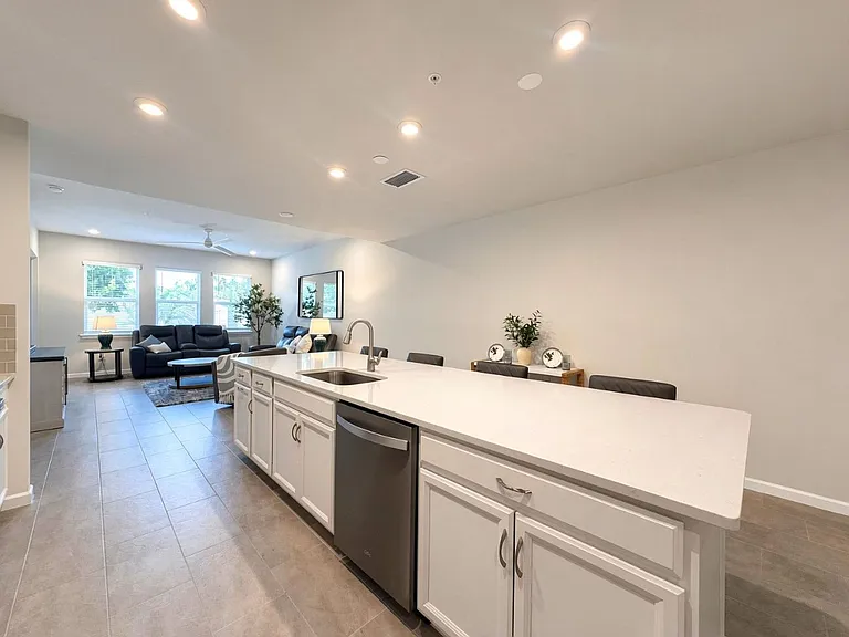 4660 Arboretum Cir #102 — Photo 11