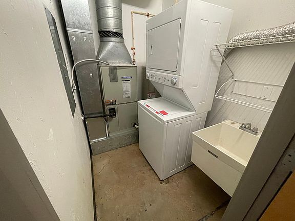 4th image of 1104 Prospect Ave E #303