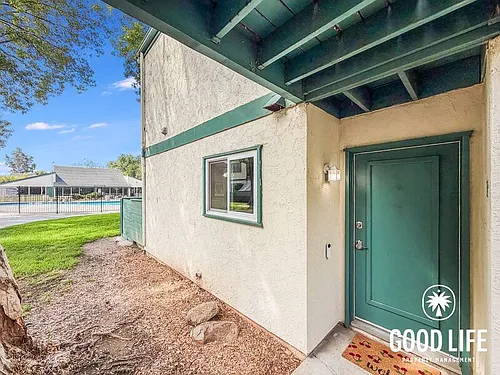 1817 E Grand Ave Photo 1
