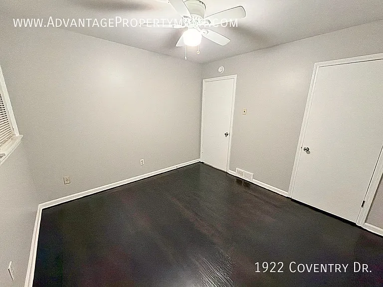 1922 Coventry Dr — Photo 6