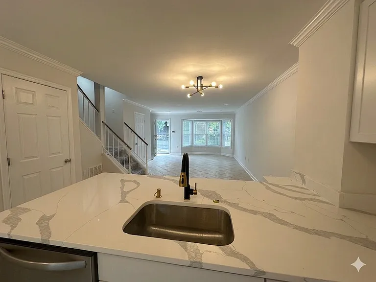 12143 Presidio Way — Photo 2