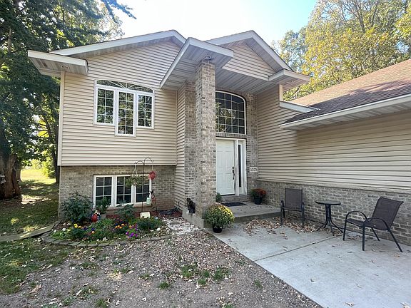 3rd image of 1375 170th Ave