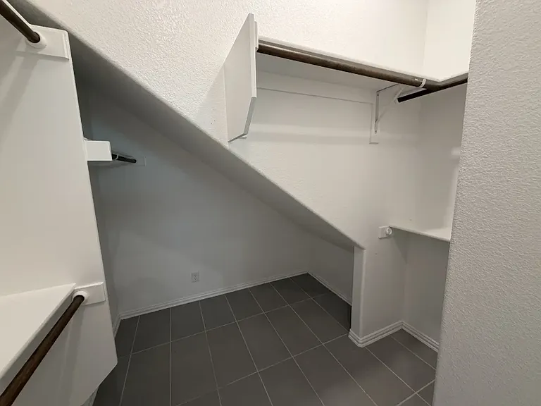 8809 Conroe Dr — Photo 32