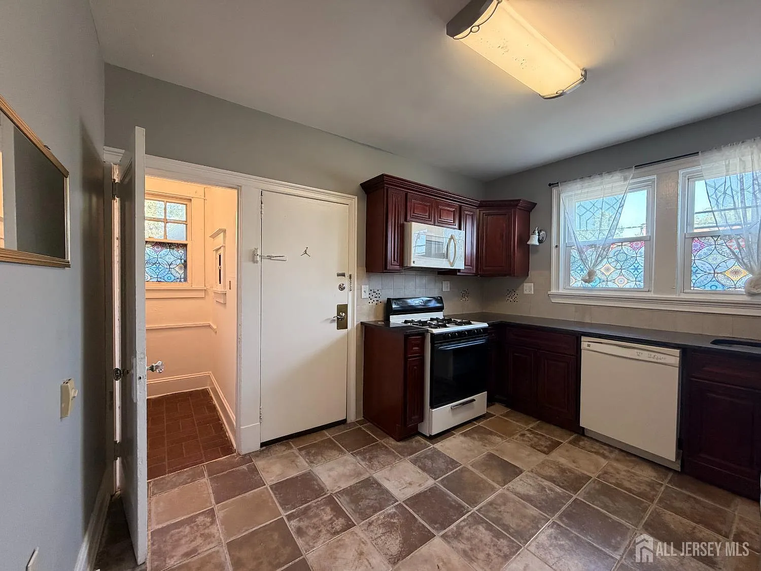 1 bed, 1.0 bath, $1,700 — Photo 1