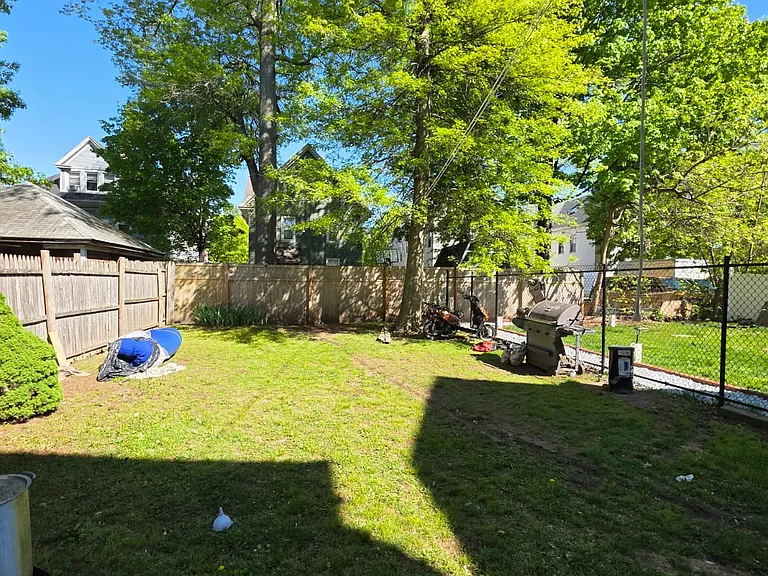33 Carmel St #1B — Photo 2