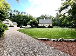 655 Snipatuit Rd, Rochester, MA 02770