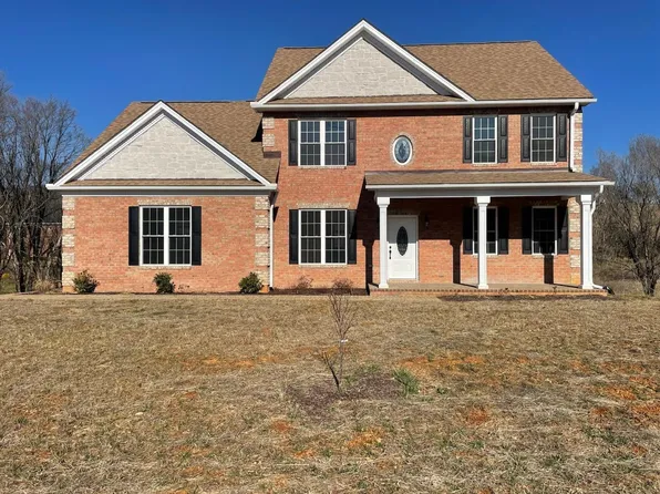 4709 April Ln, Roanoke, VA 24012