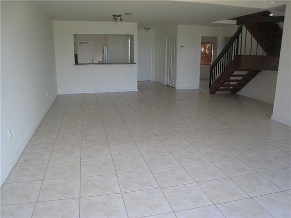 3rd image of 10103 NW 52nd Ter #Te