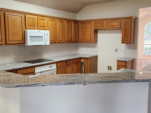 3rd image of 103 Ponciana Dr