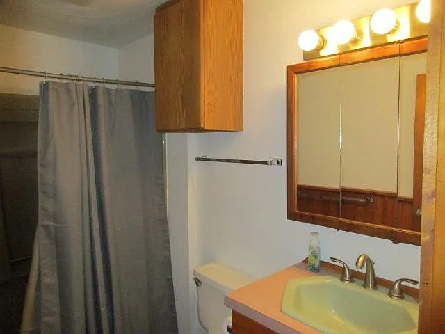 Bathroom view 3