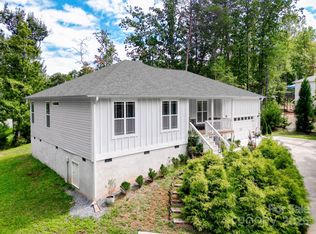 221 Dublin Ln, Columbus, NC 28722