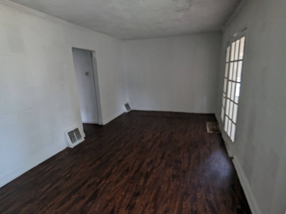 1st image of 2513 Crescent Ave