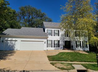 284 Woodcliffe Place Dr, Chesterfield, MO 63005