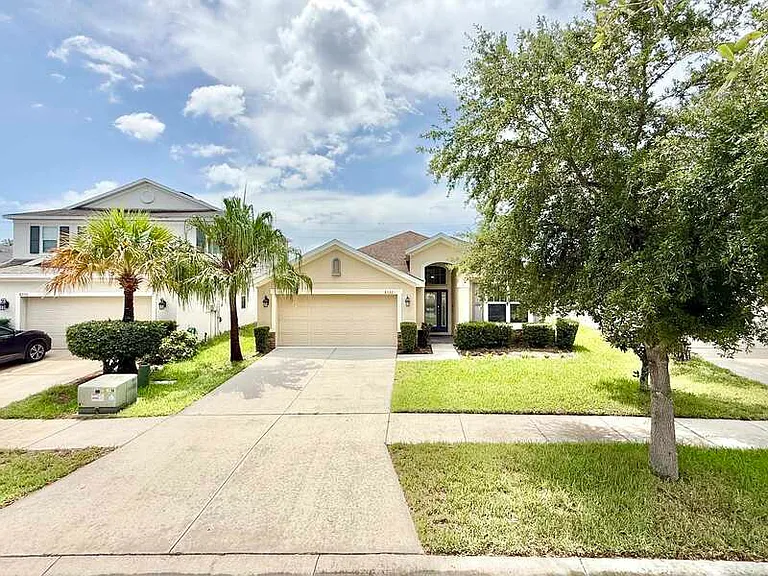 8222 Willow Beach Dr — Photo 3