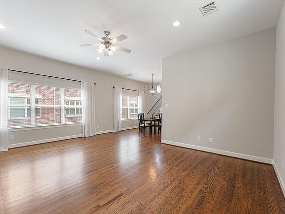 2nd image of 530 Westcross St