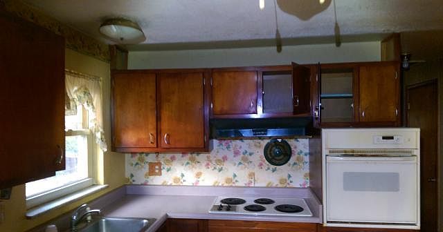 2nd image of 801 Woodyhill Dr