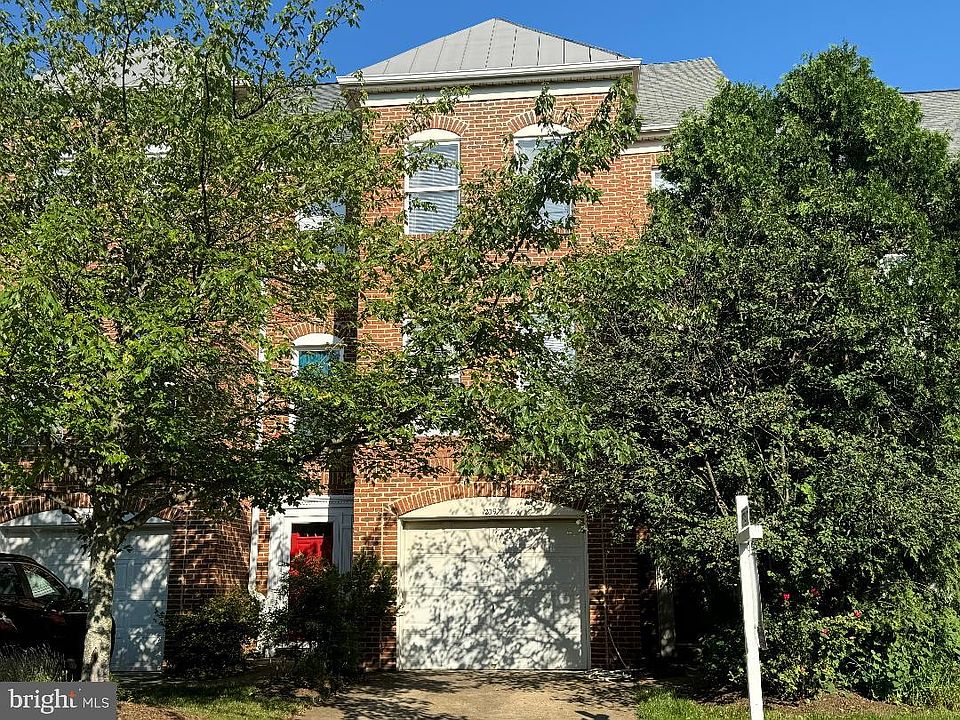 1st image of 12097 Edgemere Cir