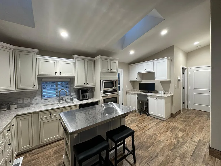 8735 Doubleheader Ranch Rd — Photo 13
