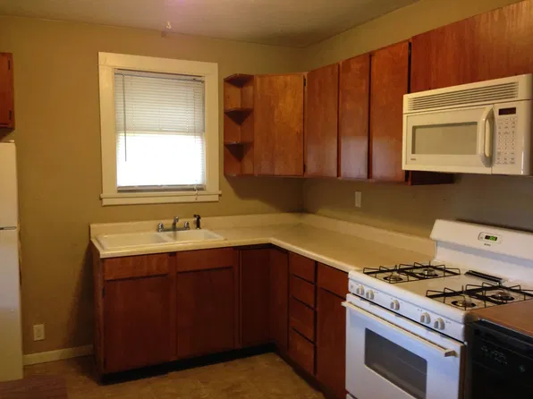 4636 E Harry St, Wichita, KS 67218