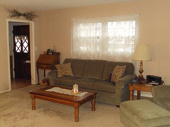 2nd image of 415 Wilkin Ave