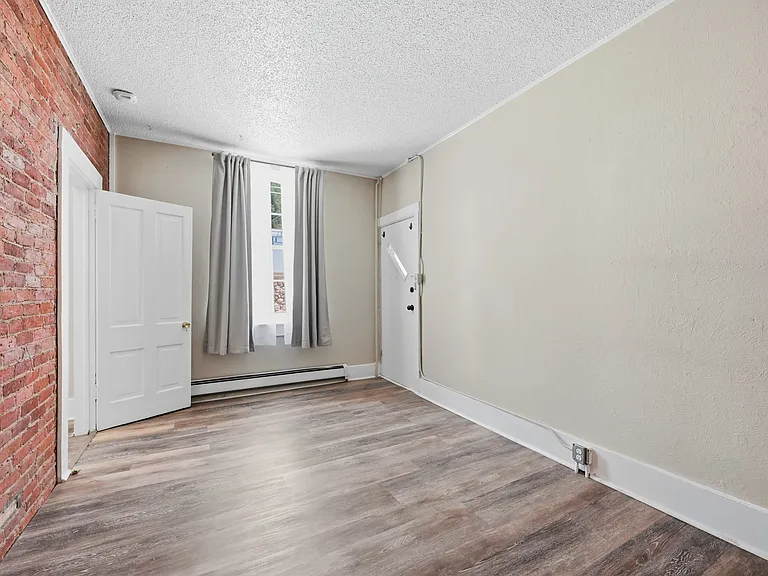 401 Rose St #1 — Photo 3