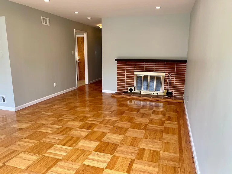 444 Moraga St — Photo 4