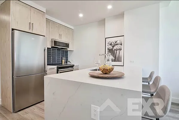 Rented by EXR | media 15