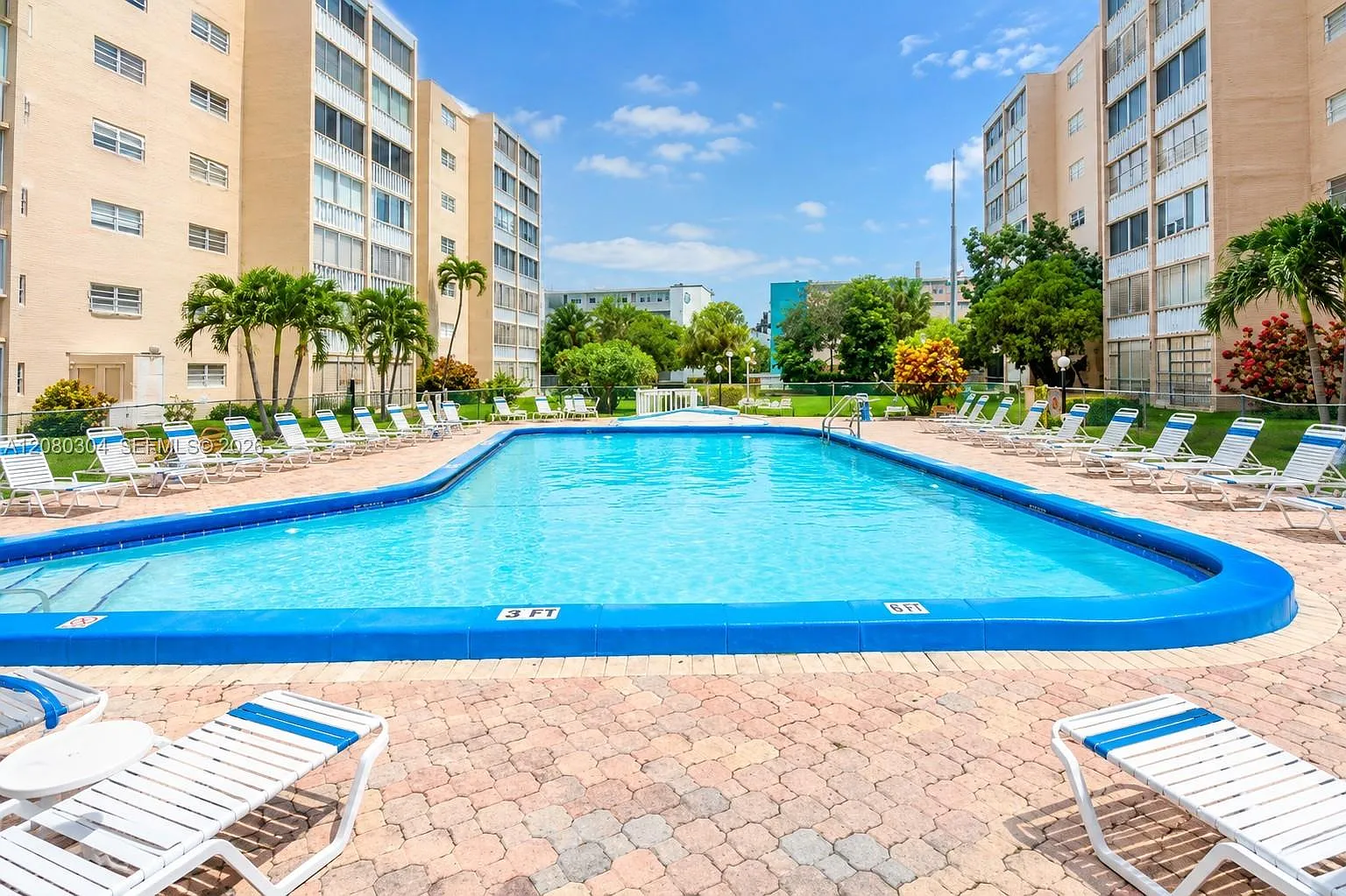 Meadowbrook Towers Condo — Photo 2