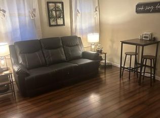 508 Douglas St APT 4, Bloomington, IL