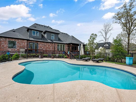 2nd image of 1424 Le Chesnay Dr