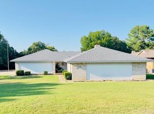 608 Twin Lakes Dr, Seminole, OK 74868