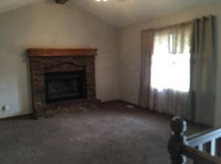 1232 NE Hendrix Dr, Lees Summit, MO 64086