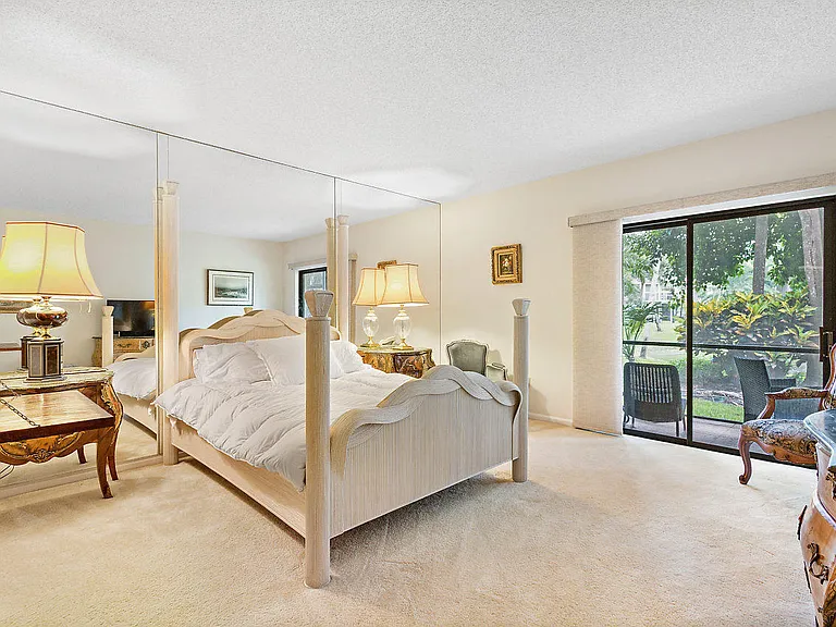 11863 Wimbledon Cir #426 — Photo 16